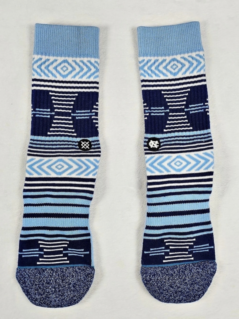 STANCE NORTH CAROLINA TAR HEELS Crew Socks Blue Aztec Geometric Men’s Small